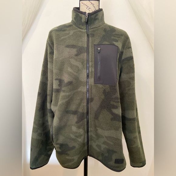 Abercrombie & Fitch Camouflage Sherpa Fleece Jacket - Picture 3 of 16